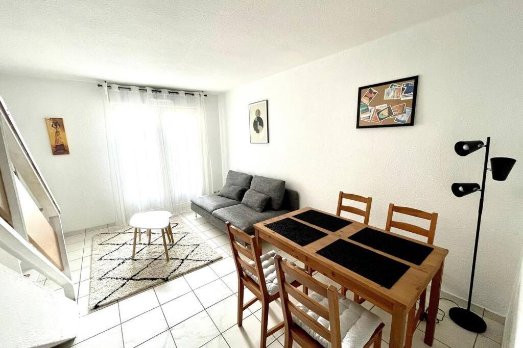 Duplex Moderne Proche De Toutes Commodites Bordeaux Luaran gambar