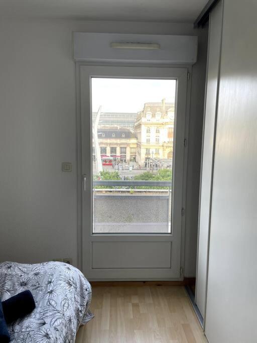 Duplex Moderne Proche De Toutes Commodites Bordeaux Luaran gambar