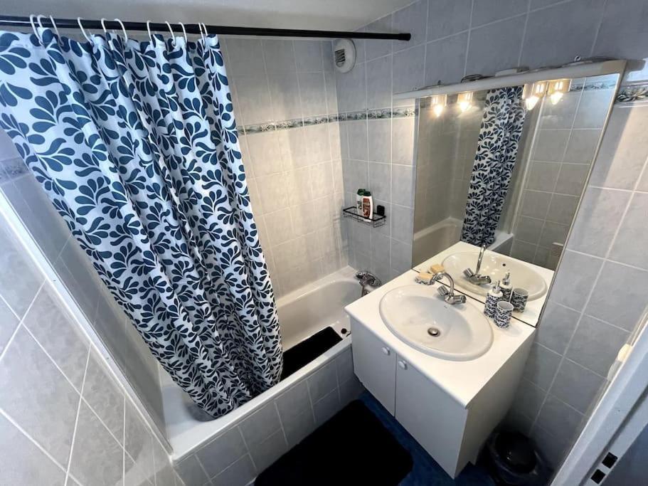 Duplex Moderne Proche De Toutes Commodites Bordeaux Luaran gambar